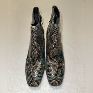 Circus Sam Edelman Snakeskin Leather Boots Sz 7.5 LIKE NEW EUC